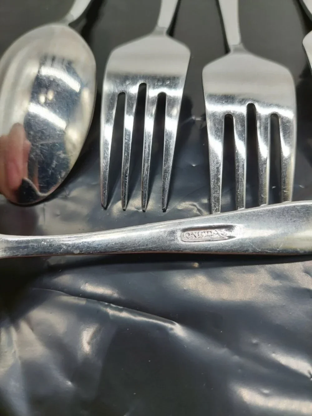 Oneida Taylor Everyday Flatware 1 Soup Spoon 3 Forks 1 Large Spoon Set 5